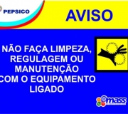 Placa "não faça limpeza com o equipamento ligado". Tam. 30 x 20 cm.