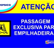 Passagem exclusiva para empilhadeiras