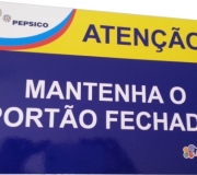 Mantenha o portão fechado
